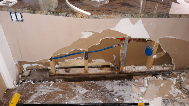 Water damage restoration insurance claims in South Gate Ridge, FL